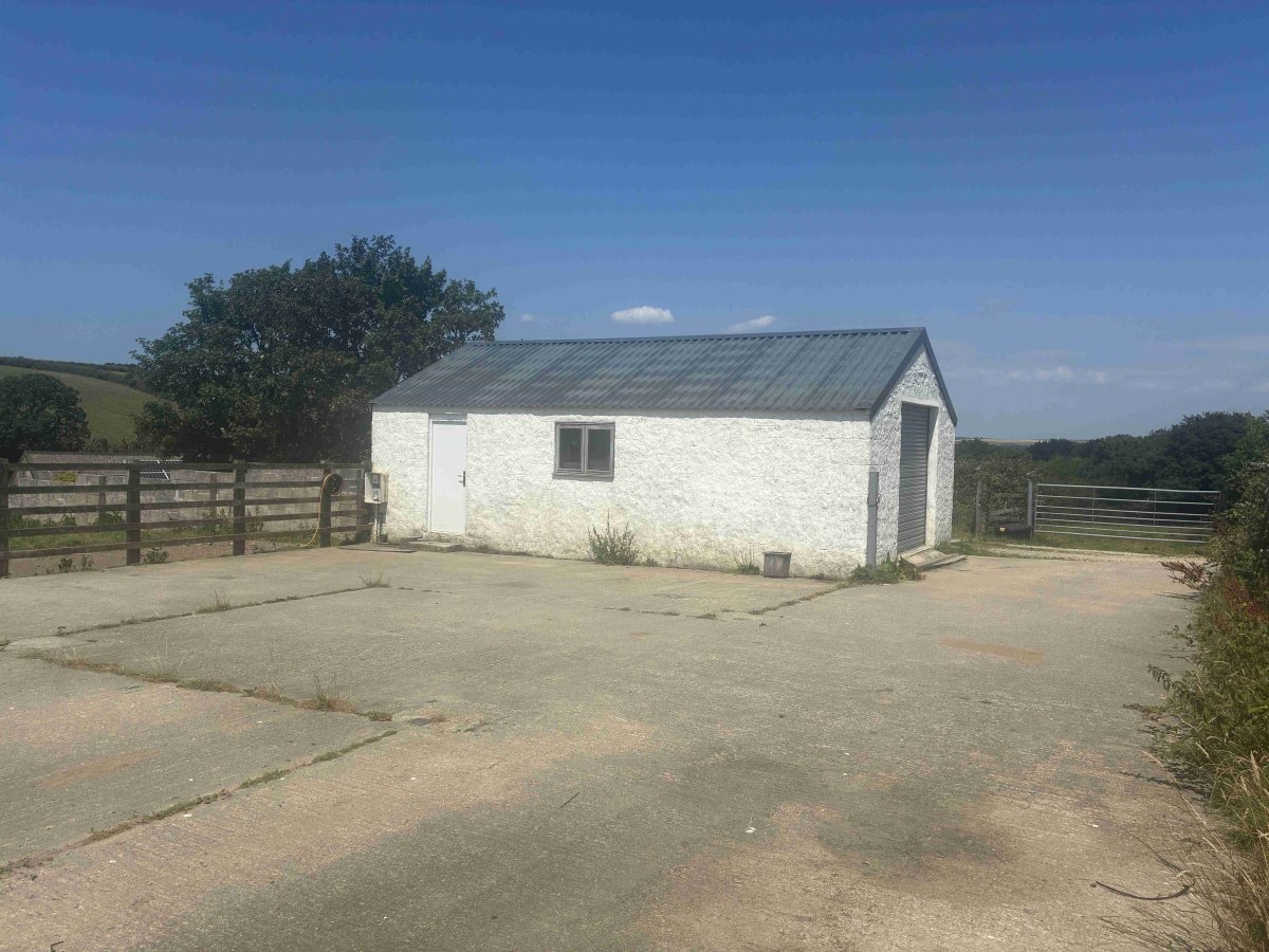 Industrial Unit in Truro - photo 4