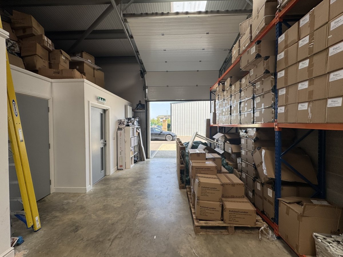 Industrial Unit in Northfields Industrial Estate - photo 4