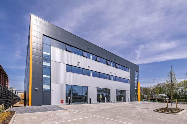 Industrial Unit in Enfield - photo 3