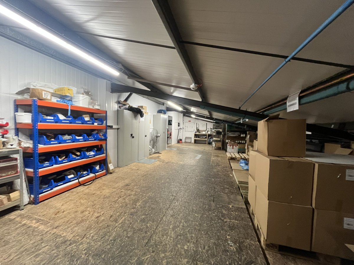 Industrial Unit in Dartmouth - photo 4
