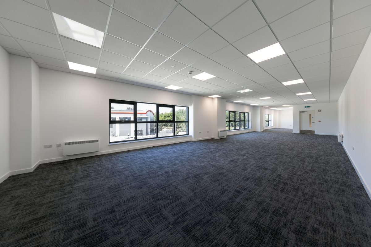 Industrial Unit in Croydon - photo 3