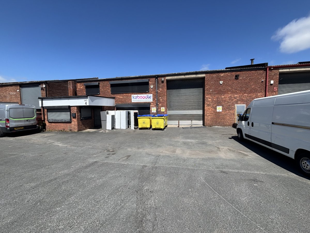 Industrial Unit in Leeds - photo 2