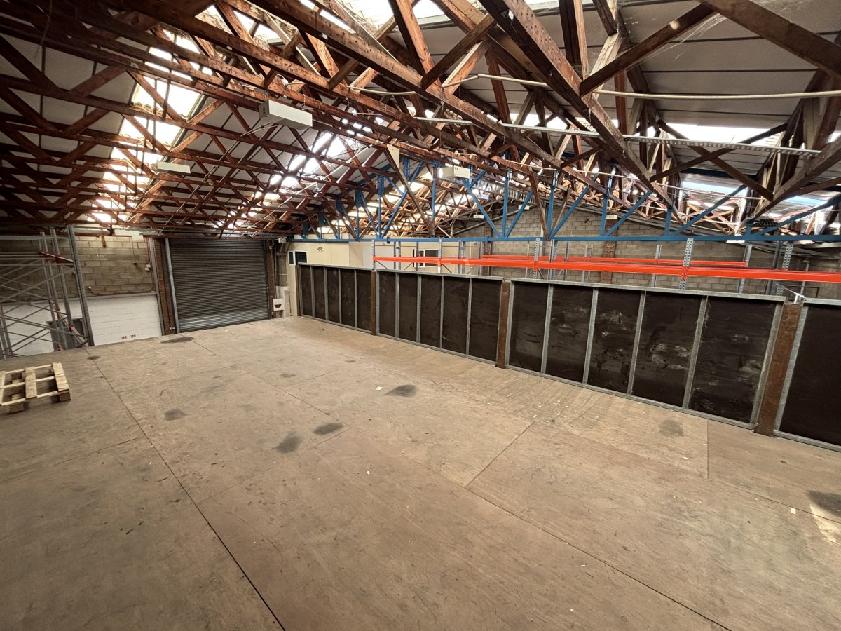 Industrial Unit in Leeds - photo 4