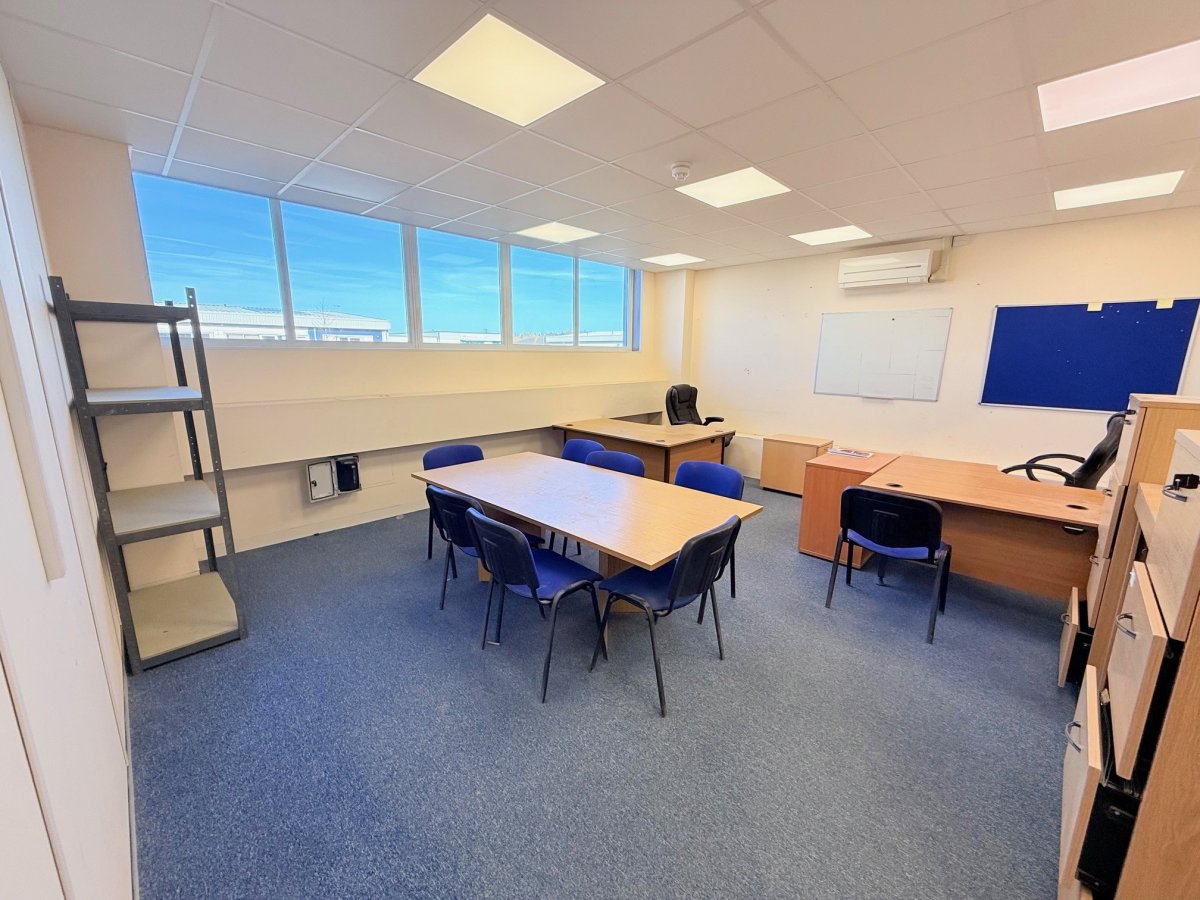 Industrial Unit in Great Yarmouth - photo 4