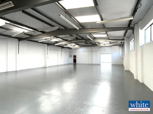 Industrial Unit in Bicester - photo 3