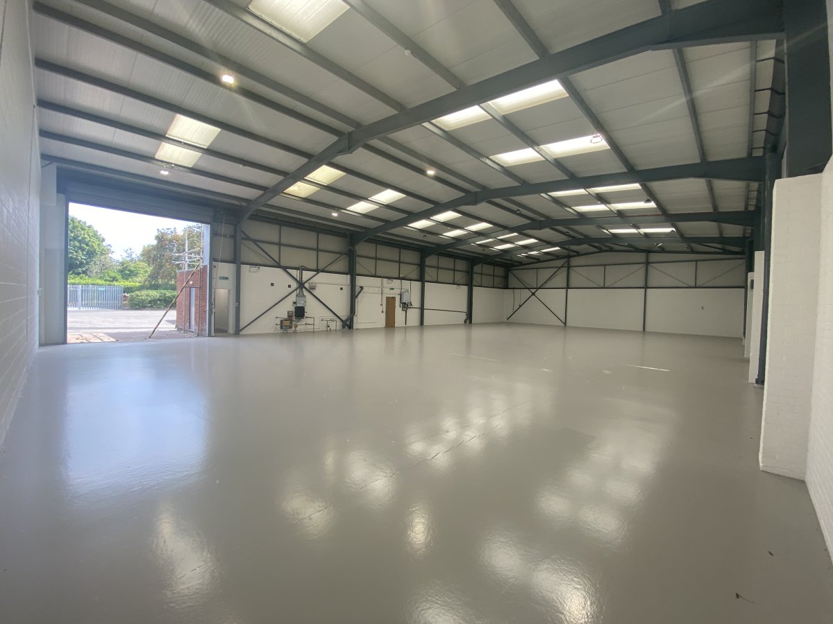 Industrial Unit in Wolverhampton - photo 3