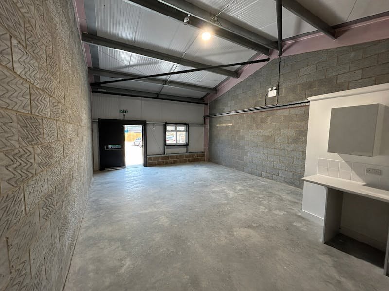 Industrial Unit in Christchurch - photo 4