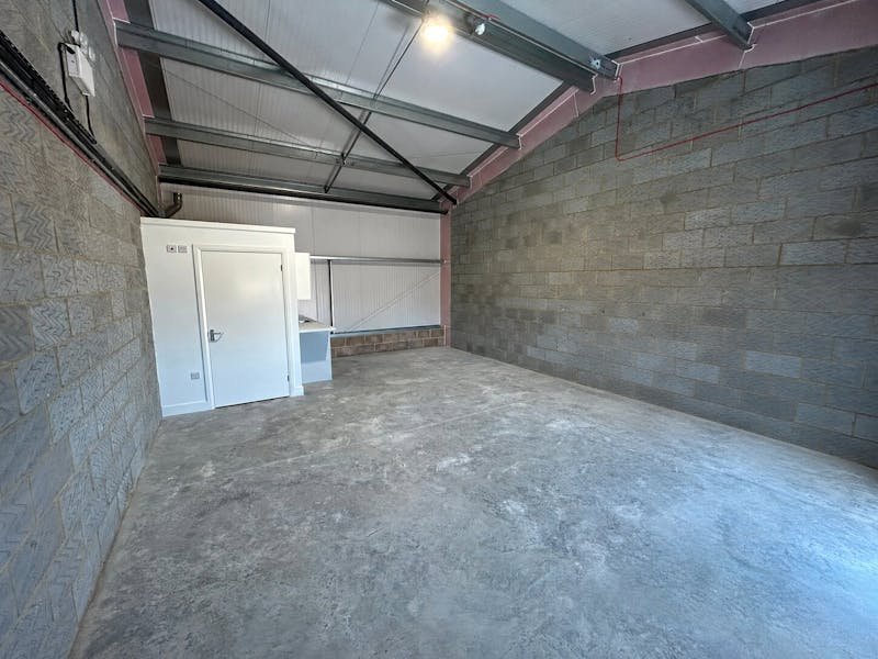 Industrial Unit in Christchurch - photo 3