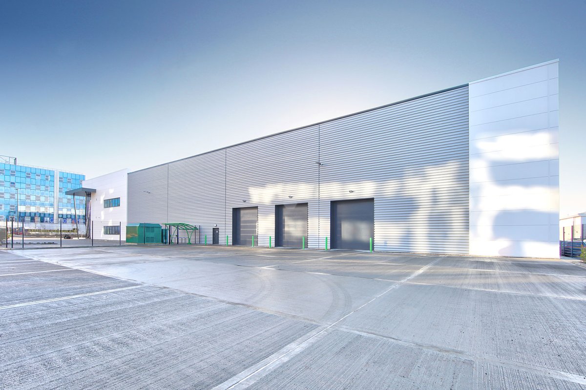 Industrial Unit in Crawley - photo 2
