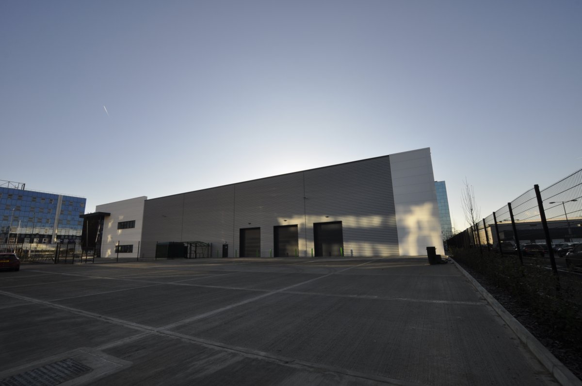 Industrial Unit in Crawley - photo 4
