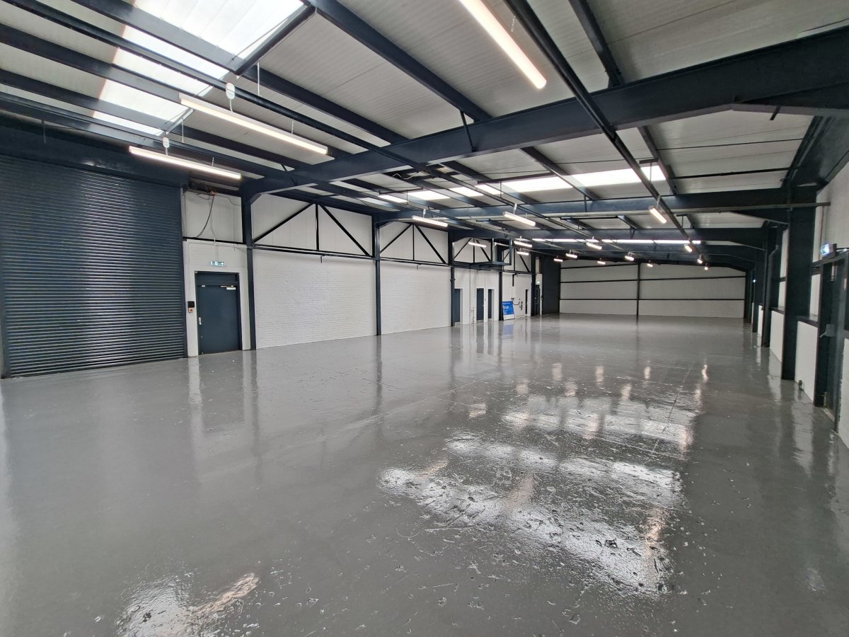 Industrial Unit in Springkerse Industrial Estate - photo 2