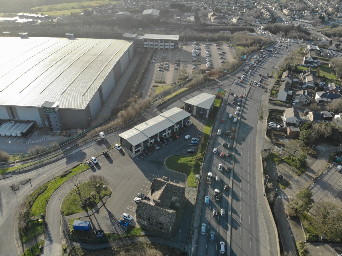 Industrial Unit in Bradford - photo 2
