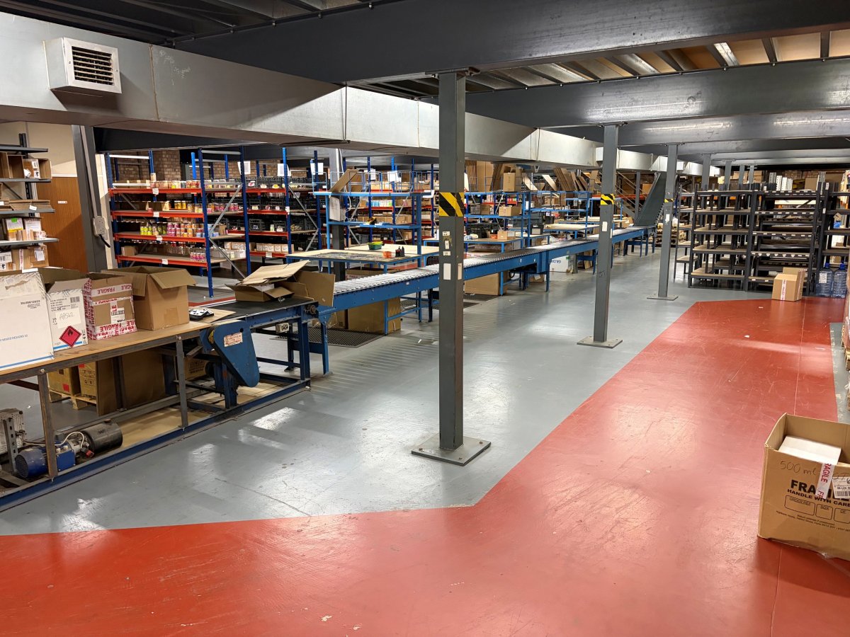 Industrial Unit in Whetstone - photo 2