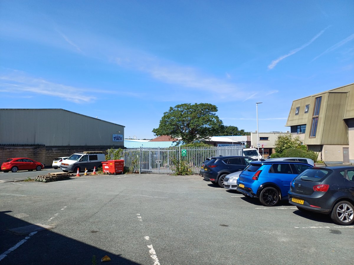 Industrial Unit in Plymouth - photo 3