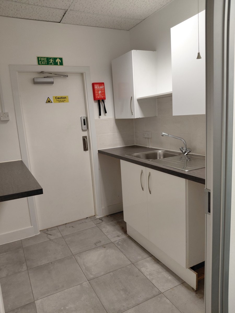 Industrial Unit in Corby - photo 3
