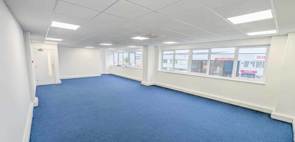 Industrial Unit in Southampton - photo 3
