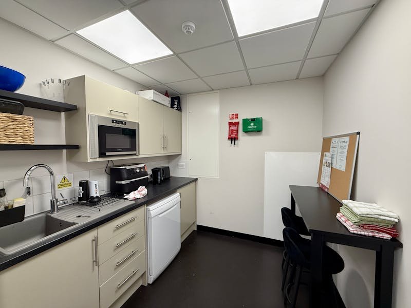 Industrial Unit in Ringwood - photo 4