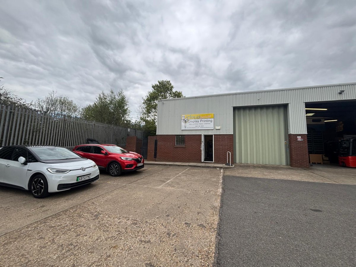 Industrial Unit in Letchworth Garden City - photo 2