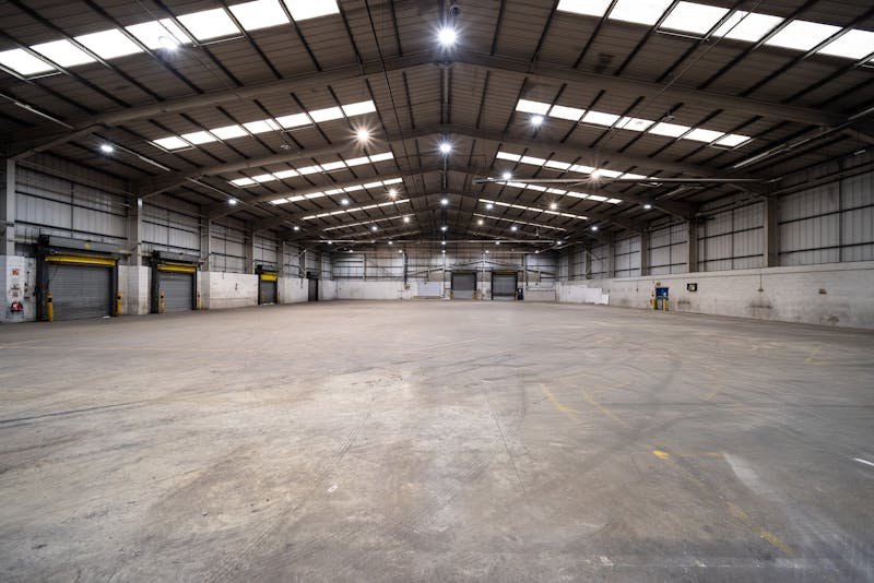 Industrial Unit in Borehamwood - photo 2