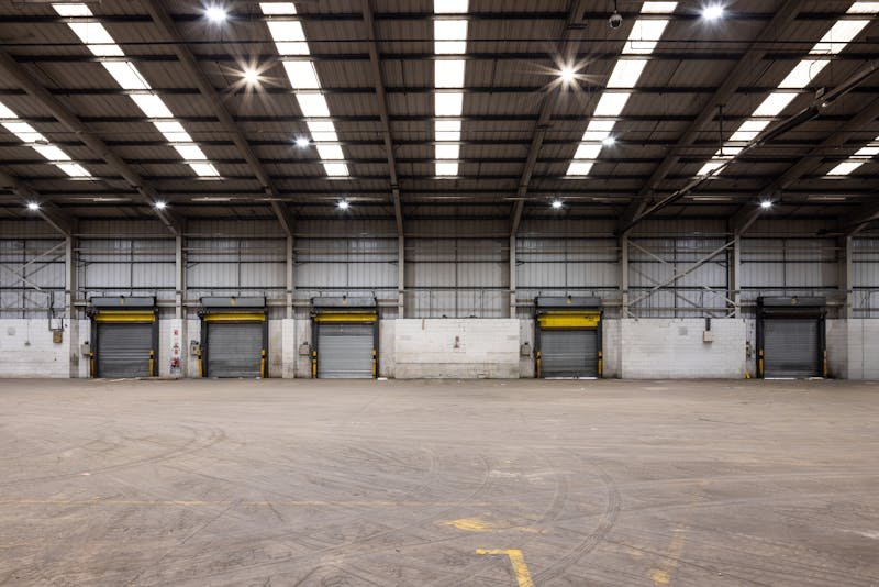 Industrial Unit in Borehamwood - photo 3