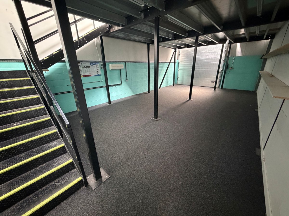Industrial Unit in Empire Industrial Estate - photo 4