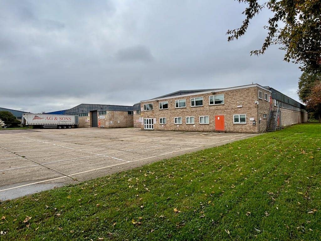 Industrial Unit in Biggleswade - photo 2