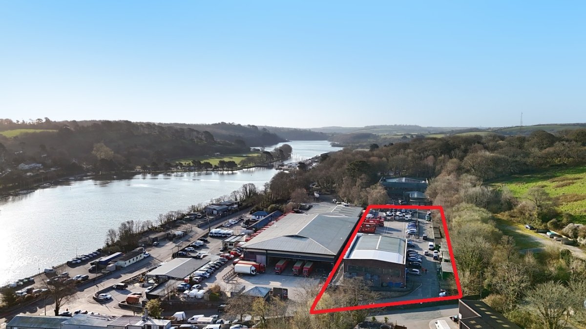 Industrial Unit in Truro - photo 2