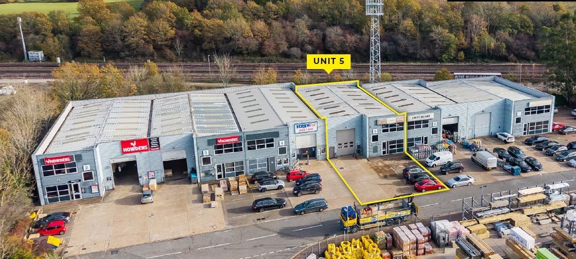Industrial Unit in Salfords - photo 4