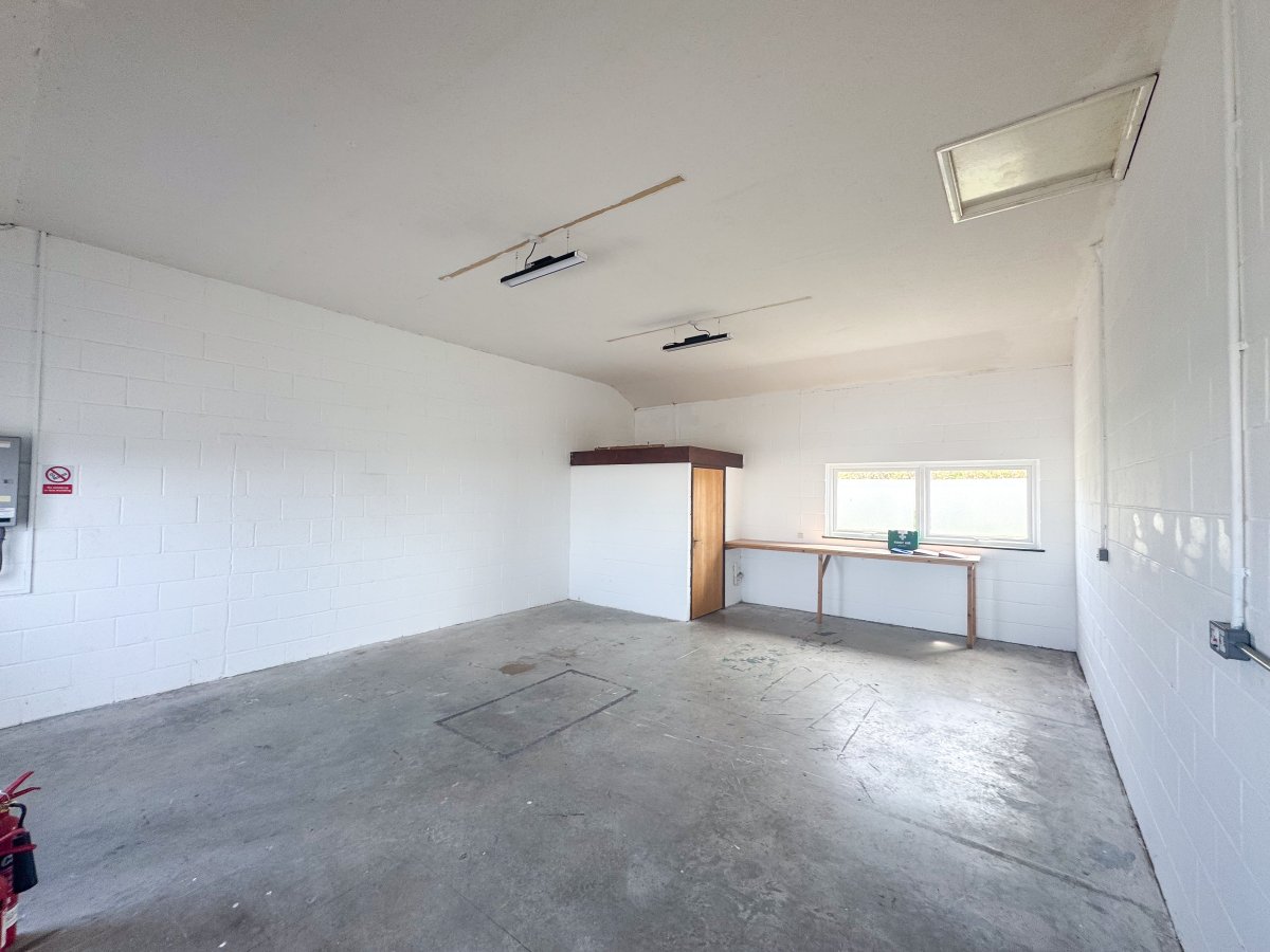 Industrial Unit in Pendeen - photo 4