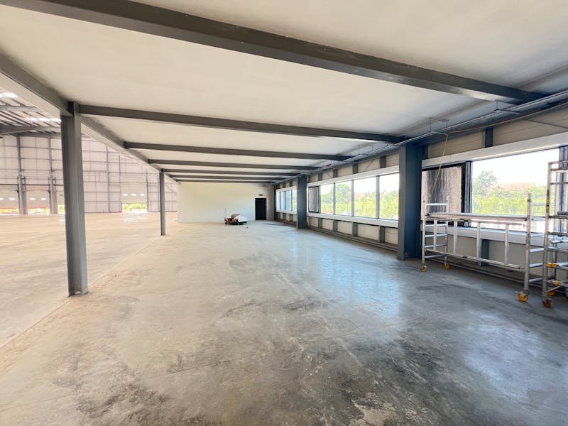 Industrial Unit in Waterlooville - photo 4