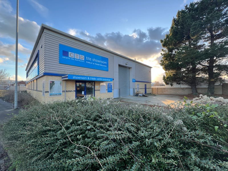 Industrial Unit in Portsmouth - photo 4
