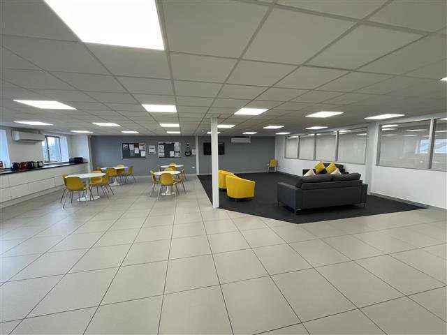 Industrial Unit in Waterlooville - photo 4