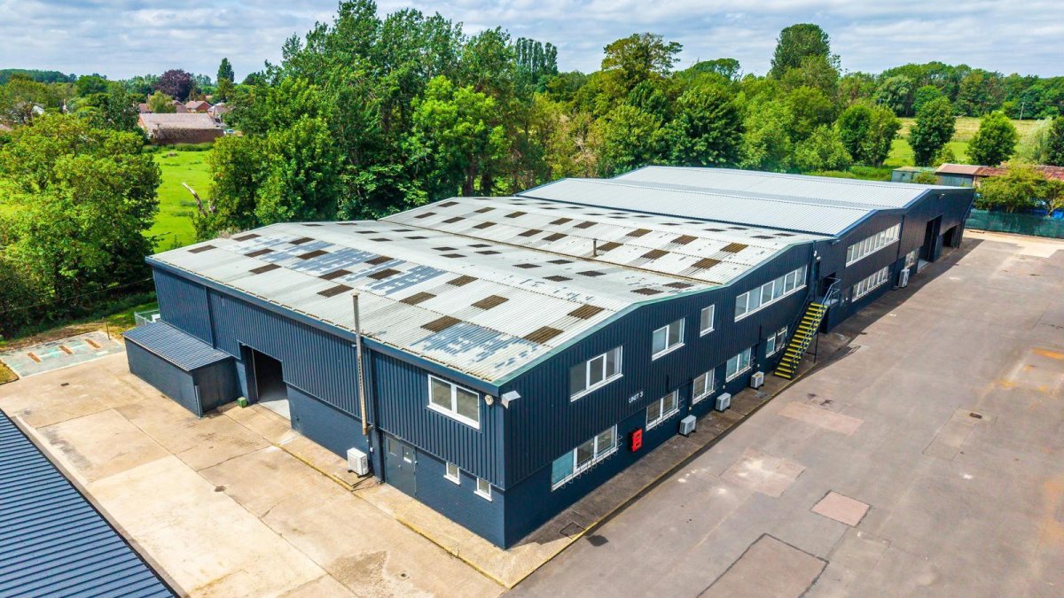Industrial Unit in Fowlmere - photo 2