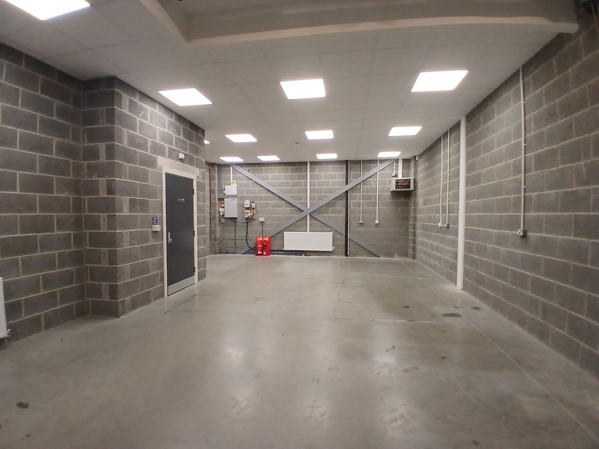 Industrial Unit in Wakefield - photo 4