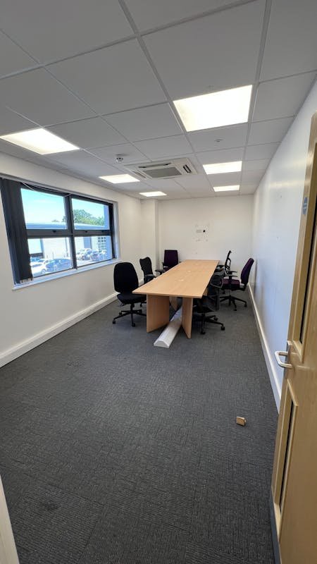 Industrial Unit in Bishop's Stortford - photo 3