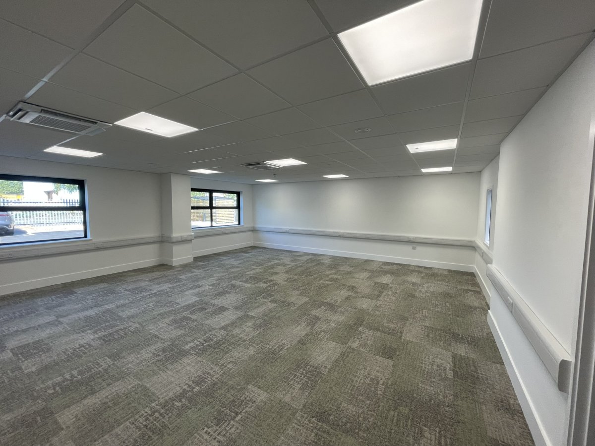 Industrial Unit in Southampton - photo 3