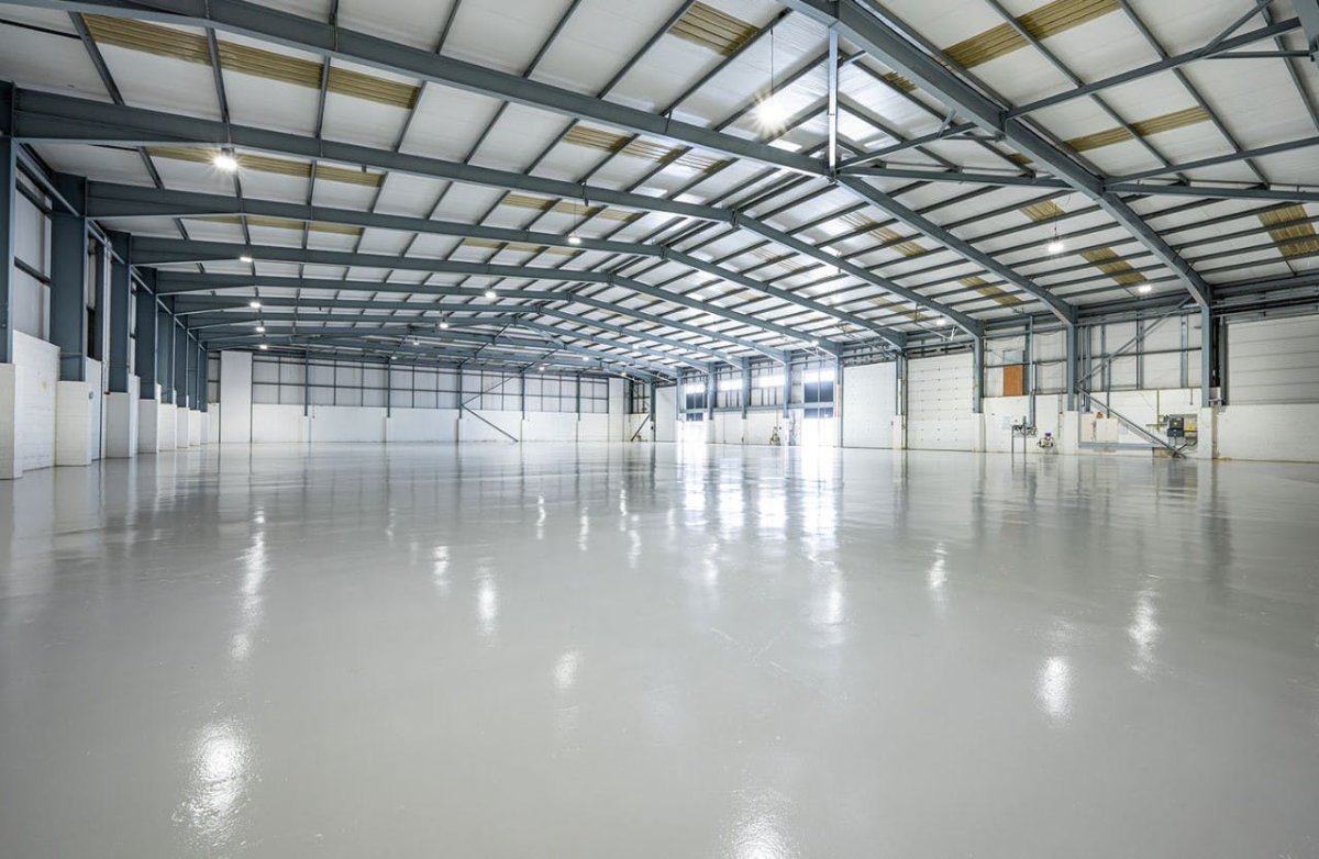 Industrial Unit in London - photo 2