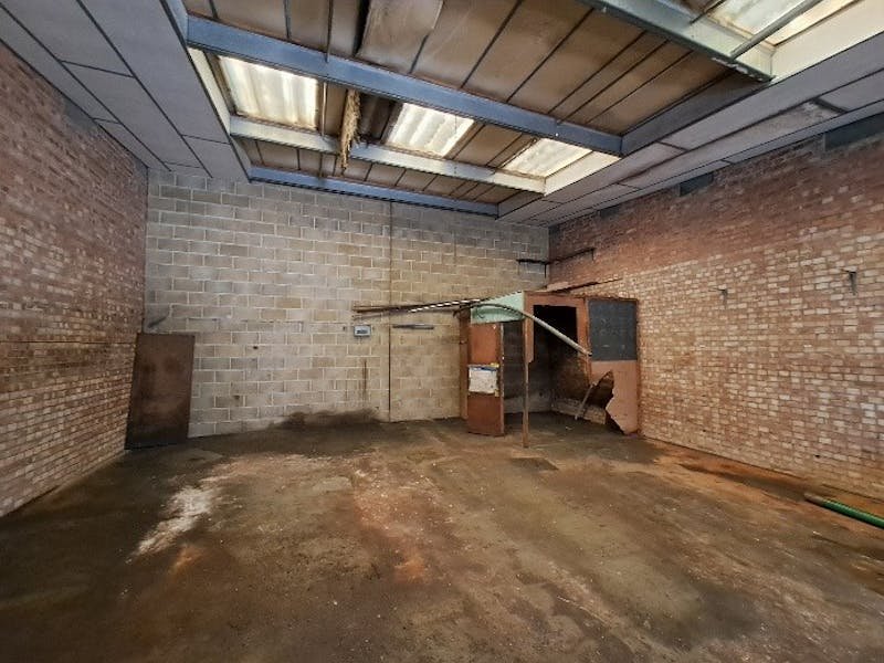 Industrial Unit in Woking - photo 2