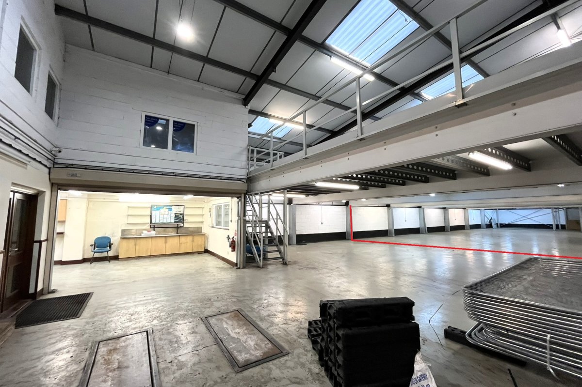 Industrial Unit in Aveley - photo 3