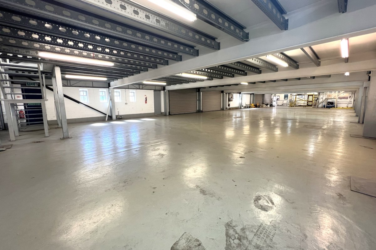 Industrial Unit in Aveley - photo 2