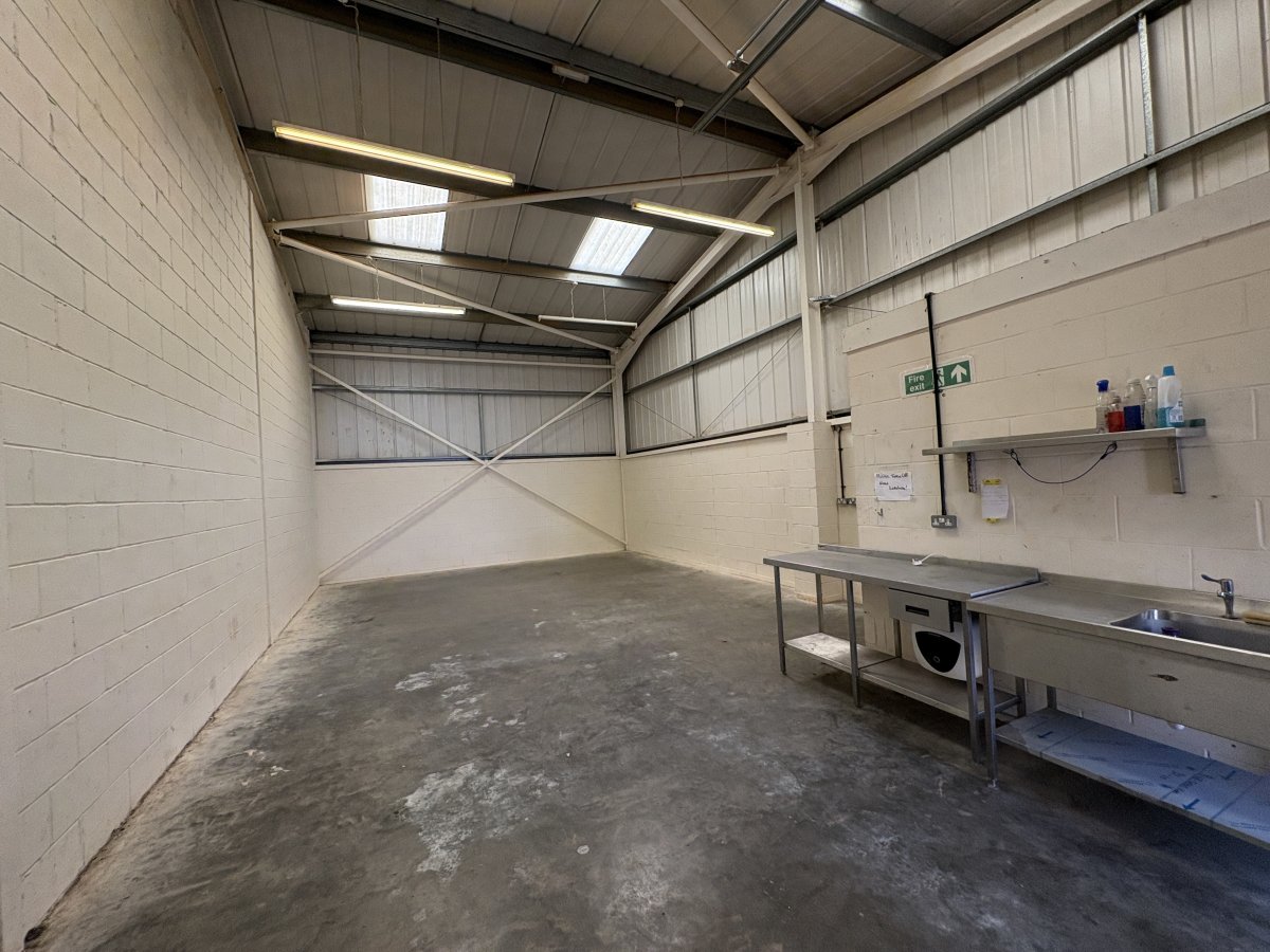 Industrial Unit in Grantham - photo 3