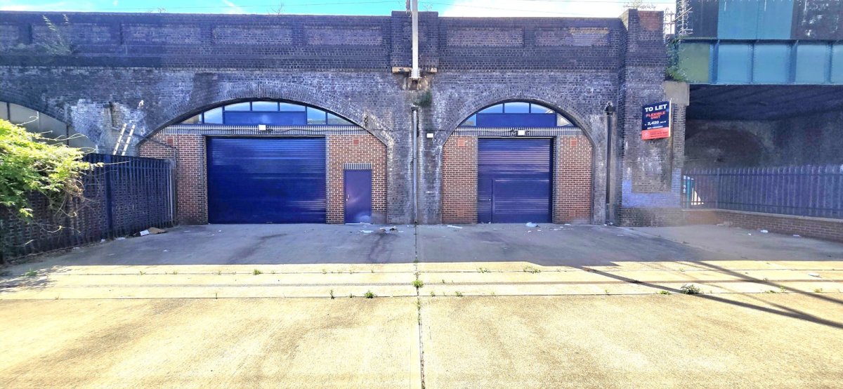 Industrial Unit in Hackney, London - photo 2