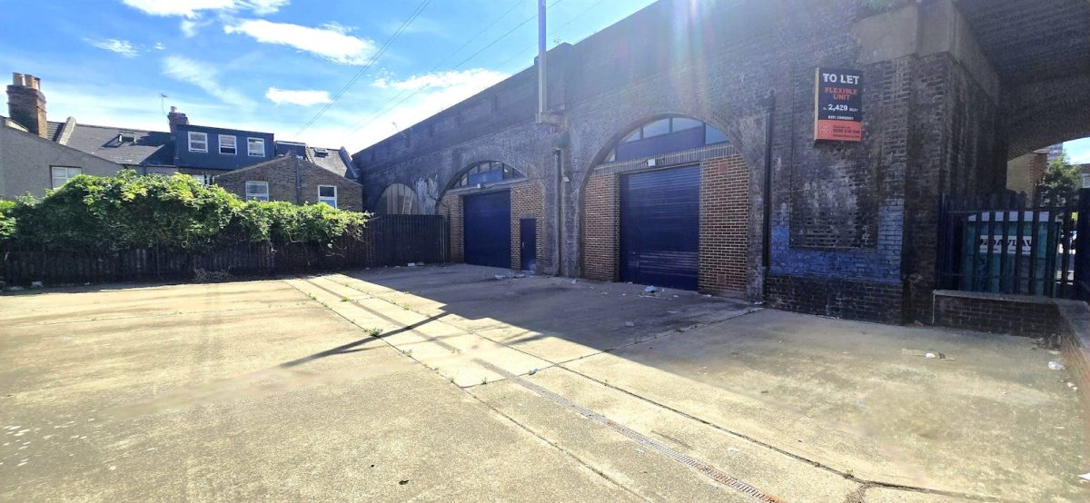 Industrial Unit in Hackney, London - photo 3
