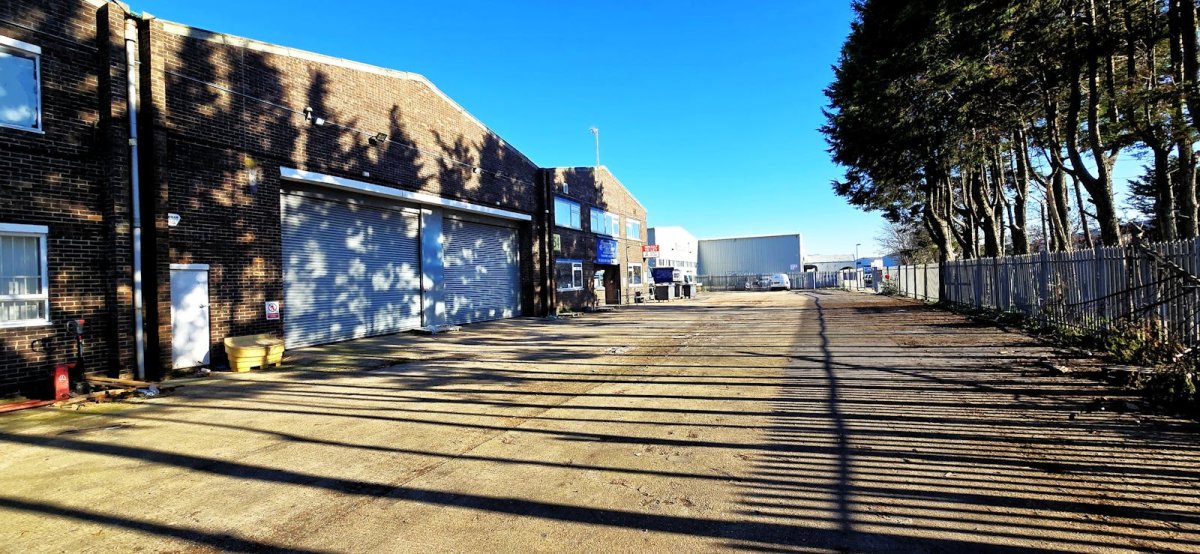 Industrial Unit in Lancing - photo 3