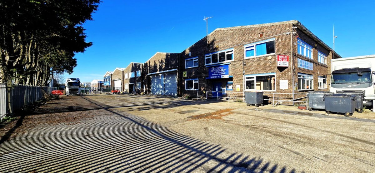 Industrial Unit in Lancing - photo 2