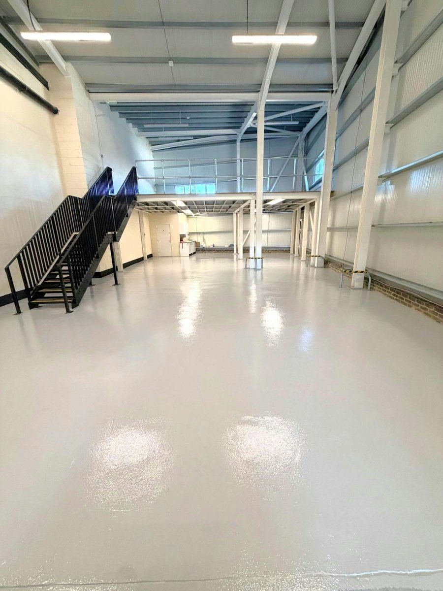 Industrial Unit in Canvey Island - photo 2