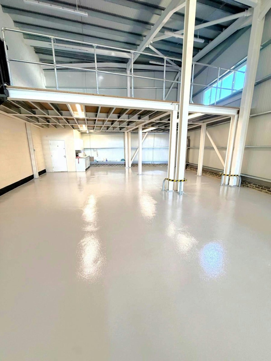 Industrial Unit in Canvey Island - photo 3