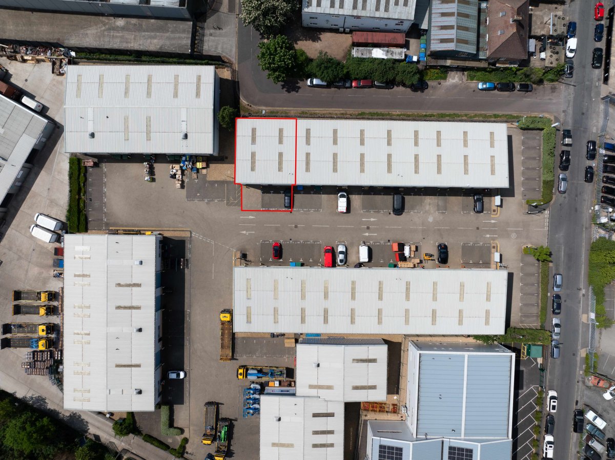 Industrial Unit in Redhill - photo 2