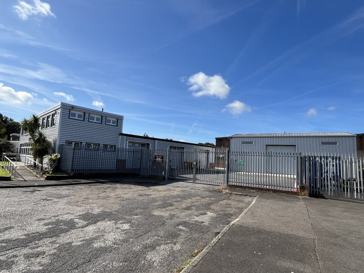 Industrial in East-Grinstead