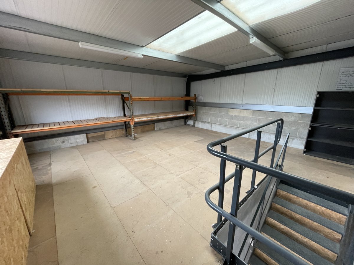Industrial Unit in Huddersfield - photo 3